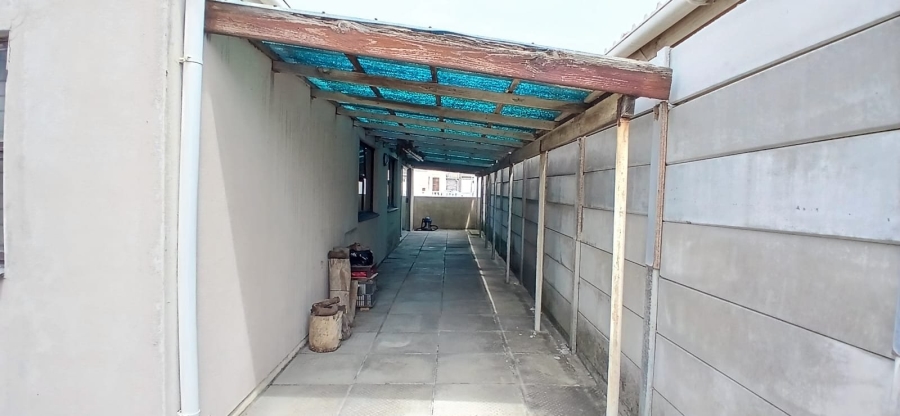 4 Bedroom Property for Sale in Strandfontein Village Western Cape